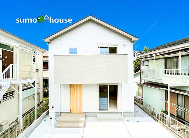 【落ち着いた外観】閑静な住宅地で子育て家族にピッタリ。毎日のお散歩も快適な緑に恵まれたエリアで、自然に包まれた穏やかな暮らしを実現するための、ゆとりある住環境が整っています。緑の潤いを感じながらホッと生活できそう。