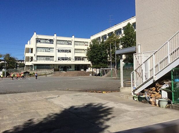 横浜市立新橋小学校(約640m)