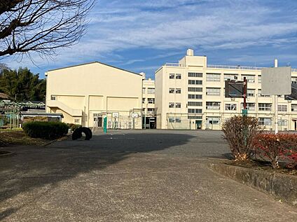 横浜市立荏田小学校 650ｍ
