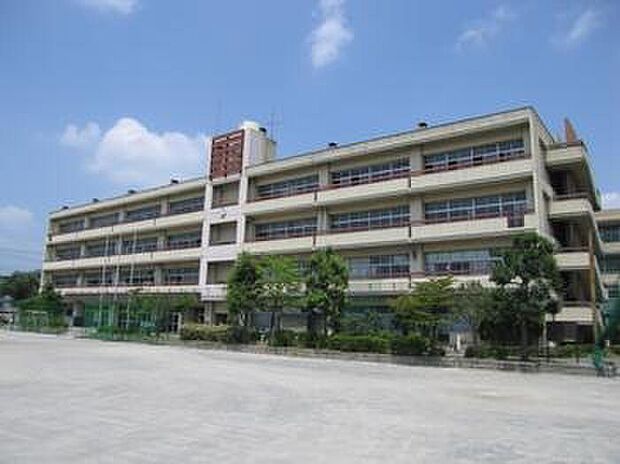 横浜市立すすき野中学校（約1,080m）