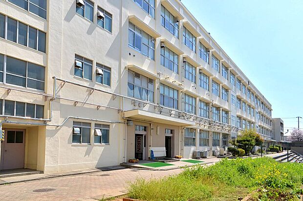 横浜市立篠原中学校（約750m）