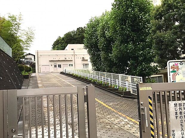 横浜市立藤が丘小学校（約350m）