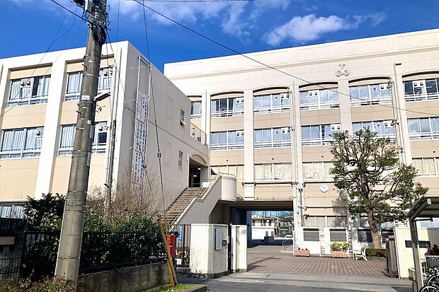 川崎市立西高津中学校(約1,780m)