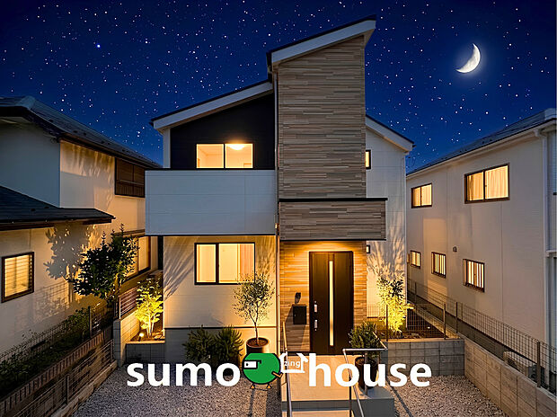 【洗練されたデザイン住宅】まるで一枚の絵画のように、建築そのものが芸術となる住まい。最高峰のデザイナーズ住宅は、素材・空間・光の三位一体によって生み出される静謐と力強さを併せ持つ存在です。