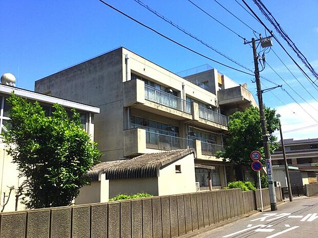 横浜市立浦島小学校(約630m)