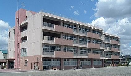 横浜市立山下みどり台小学校 690ｍ