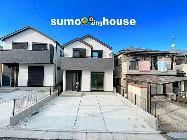 【長期優良&耐震最高等級取得のデザイナーズ住宅】深く豊かな緑と爽快な青い空を感じる、まるで杜の中に暮らすような心地よさを存分に堪能いただける邸宅です。最高グレードの設備仕様が標準装備の新築住宅で快適で便利な生活をお送り頂ける一品です。