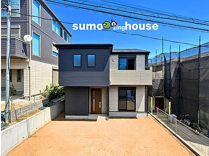 駐車2台可能なゆとりの敷地を持つデザイナーズ住宅