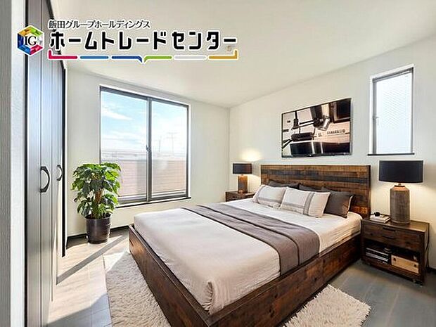 バーチャルにて家具を配置♪全居室に収納を完備しておりますので、いつでもお部屋をすっきりとお使い頂けそうです。自分好みのインテリアやレイアウトを考えるのも楽しみです。

