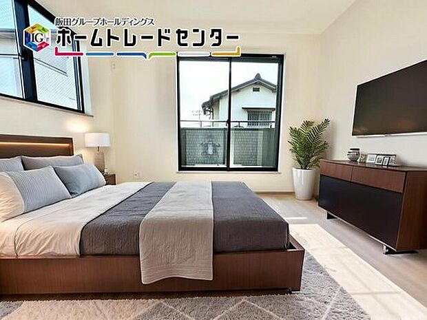 【バーチャルにて家具を配置♪】
居室に収納を完備しておりますので、いつでもお部屋をすっきりとお使いいただけそうです。