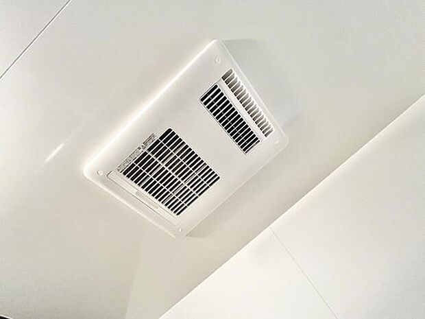 【【浴室暖房換気乾燥機】】雨の日も安心の浴室暖房換気乾燥機♪明日には必要な洗濯物もこれがあれば問題解決です♪