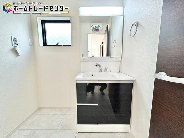 【洗面台・洗面所】毎日使うものだから清潔な空間を保ちたい水回り。洗面化粧台にはそんな願いを解消させてくれる収納アイデアが満載です。