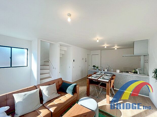 JR総武線「船橋駅」まで歩いて13分！開放感のある南道路で家族の時間がもっと輝く！水回りが2階に集中しており嬉しい家事同線。是非一度一目見て欲しい物件です！！　　　