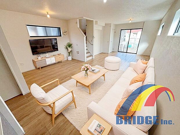 バス便充実で通勤通学に便利なエリアにLDK約25帖の新築戸建て誕生！！収納豊富な間取りで充実した生活が見込めます！！　　