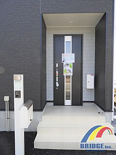 玄関　同社同等施工例写真