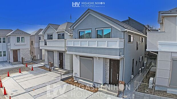 住人以外の車の進入もなく車の通り抜けができないため、小さなお子様を持つご家庭にも安心です。ぜひ現地でご体感ください。