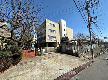 川崎市立長沢小学校 900m
