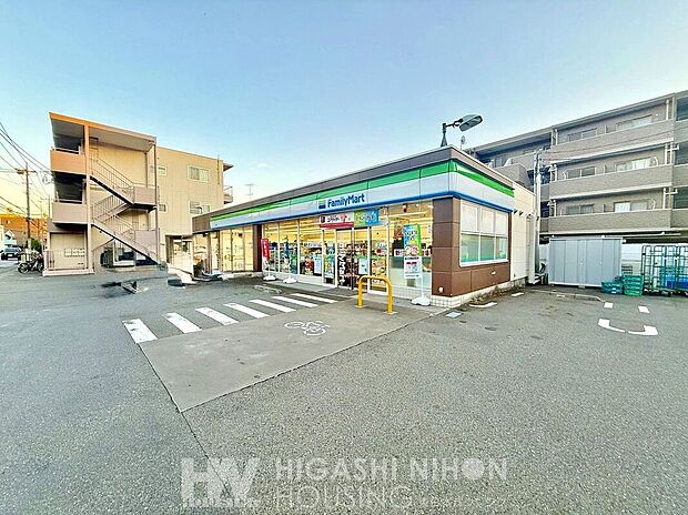 ファミリーマート上作延店（約600m）