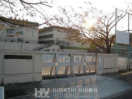 町田市立三輪小学校 510m