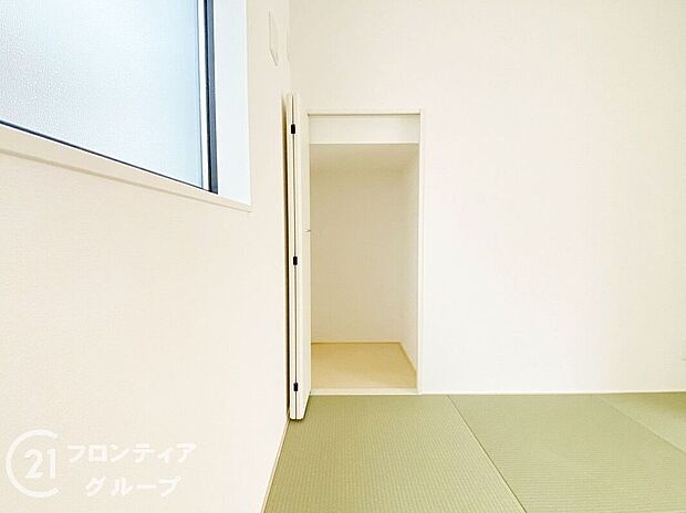 【収納】お布団も収納できる広々とした押入れは、季節のものもたくさん収納しておける便利なスペースです!