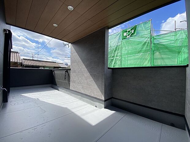 【その他】【施工例/バルコニー】おうちでBBQを楽しんだり家庭菜園やワンちゃんの日向ぼっこスペースとしても使え、ご家族の思い出づくりに+αの働きをしてくれます