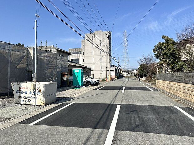 【前面道路含む外観】【現地前道】センチュリーグループにて全国規模の表彰経験多数あり！当社が自信をもってお客様にピッタリの物件をご提案いたします【不動産のプロにお任せください！】