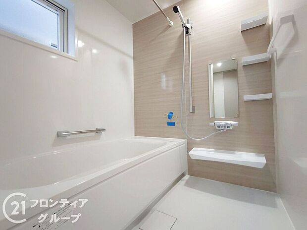 【バス】機能的で清潔なバスルームで、快適な生活を実現します。毎日の疲れを癒すリフレッシュタイムをお楽しみください。