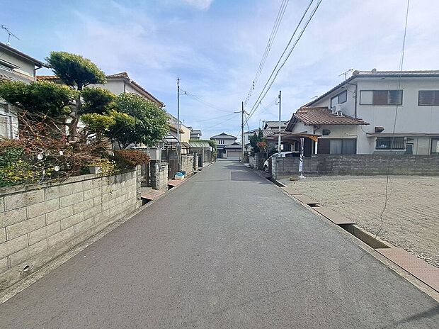 【前面道路含む外観】【現地前道】センチュリーグループにて全国規模の表彰経験多数あり！当社が自信をもってお客様にピッタリの物件をご提案いたします【不動産のプロにお任せください！】