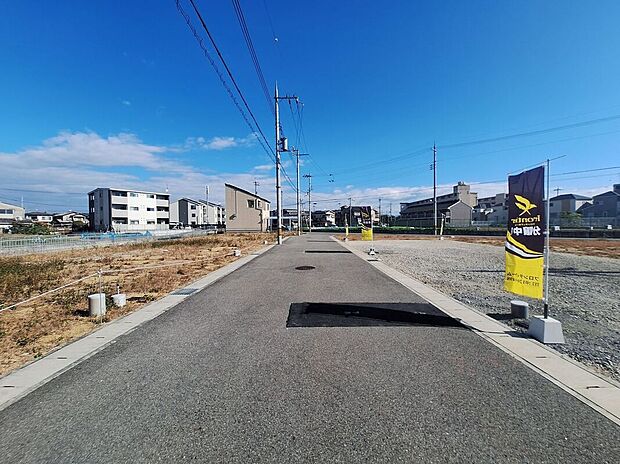 【前面道路含む外観】【現地前道】センチュリーグループにて全国規模の表彰経験多数あり!当社が自信をもってお客様にピッタリの物件をご提案いたします【不動産のプロにお任せください!】