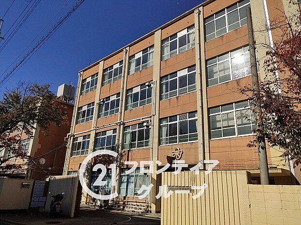 京都市立栗陵中学校（約660m）