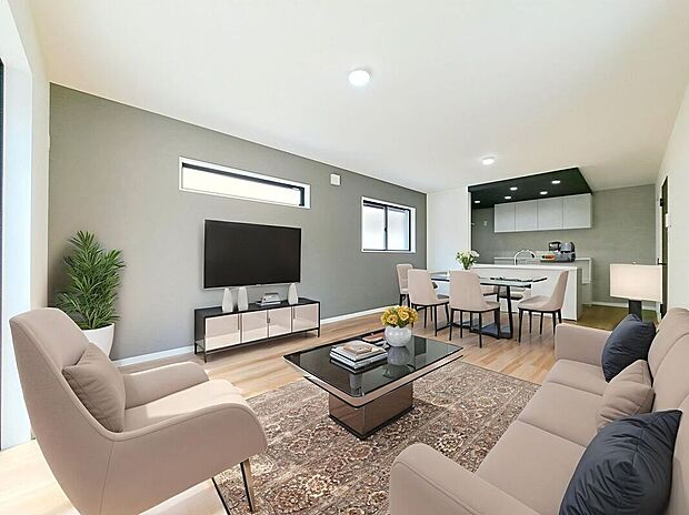 明るく開放的なリビングです。広々とした大きさですよ。一家団らんの空間として快適にお過ごしいただけます。