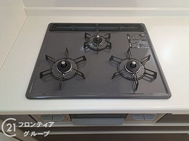 【その他設備】お手入れしやすい3口コンロ!お料理が楽しくなりそうですね