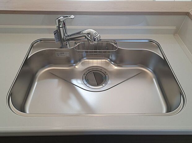 【その他設備】お鍋もスッポリ入るシンク!家事がはかどりますね