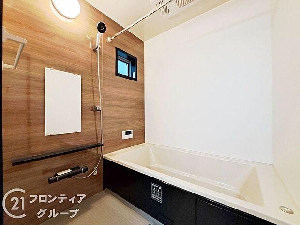 【バス】追い焚き機能付き浴室。いつでも温かいお風呂に入浴でき、一日の疲れも取れますね。