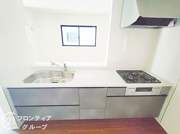 【キッチン】お手入れが楽に行える換気扇やステンレスワークトップは毎日お料理する奥様の味方!