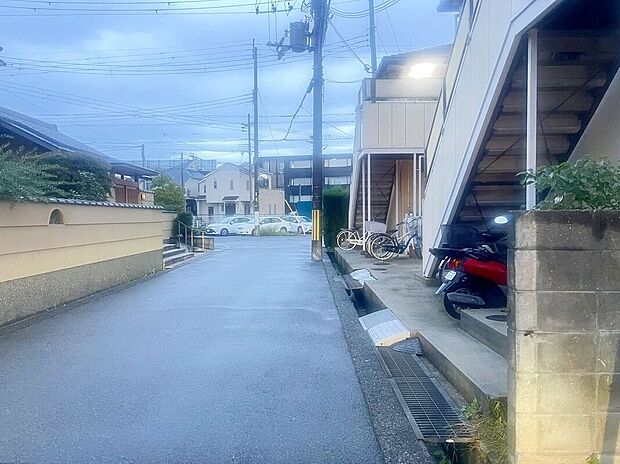 【前面道路含む外観】【現地前道】センチュリーグループにて全国規模の表彰経験多数あり！当社が自信をもってお客様にピッタリの物件をご提案いたします【不動産のプロにお任せください！】