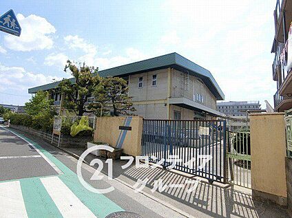 寝屋川市立北小学校 580m