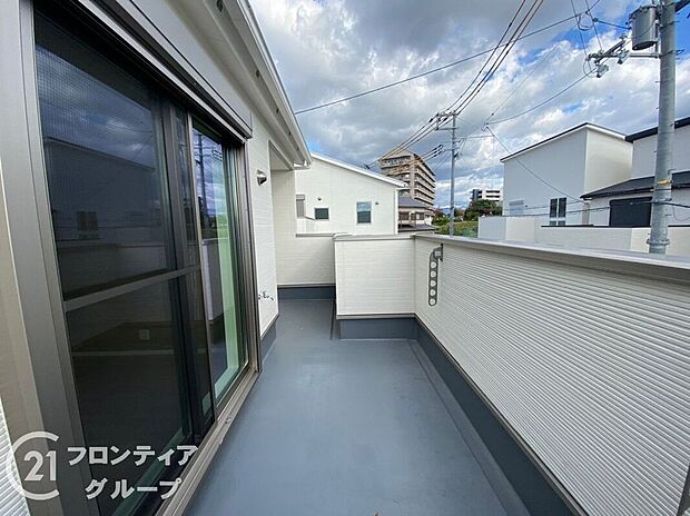 【その他】【施工例/バルコニー】おうちでBBQを楽しんだり家庭菜園やワンちゃんの日向ぼっこスペースとしても使え、ご家族の思い出づくりに+αの働きをしてくれます