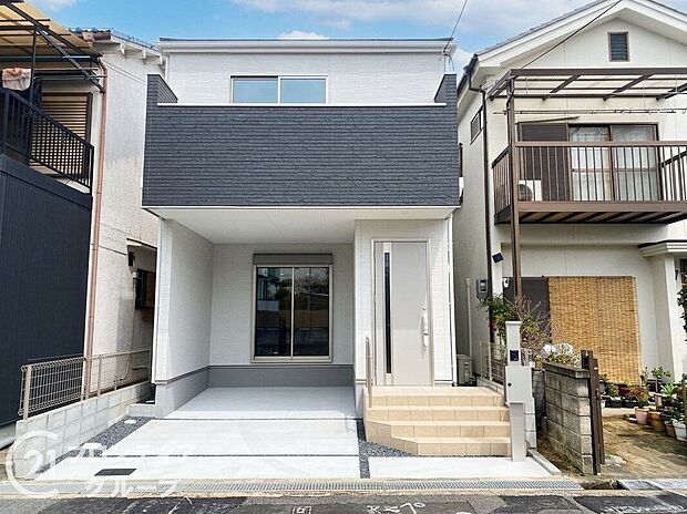 高級感漂う外観が、住む人に誇りを与える新築戸建てで、日々の生活を豊かにし、特別なひとときを提供します