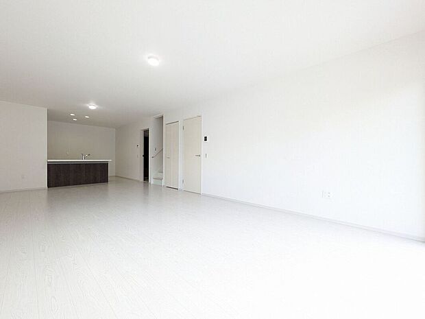 約22帖のLDKはご家族皆様でゆったりとお寛ぎいただけます。