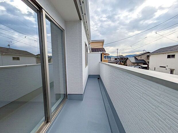 【バルコニー】多様化する住まいのお悩みを当社へお気軽にご相談下さい