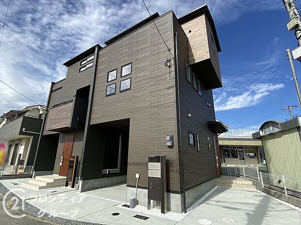 【外観】【2号棟】現地外観写真\資金計画のお悩みお任せください!/最新FPシステムを使った資金計画のシミュレーションや専属のファイナンシャルプランナーがお金回りの整理をお手伝いします!住宅ローンもお任せ♪