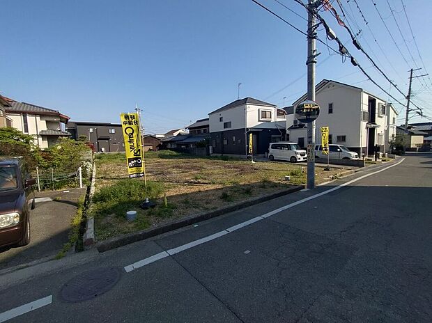 【前面道路含む外観】【現地前道】センチュリーグループにて全国規模の表彰経験多数あり!当社が自信をもってお客様にピッタリの物件をご提案いたします【不動産のプロにお任せください!】