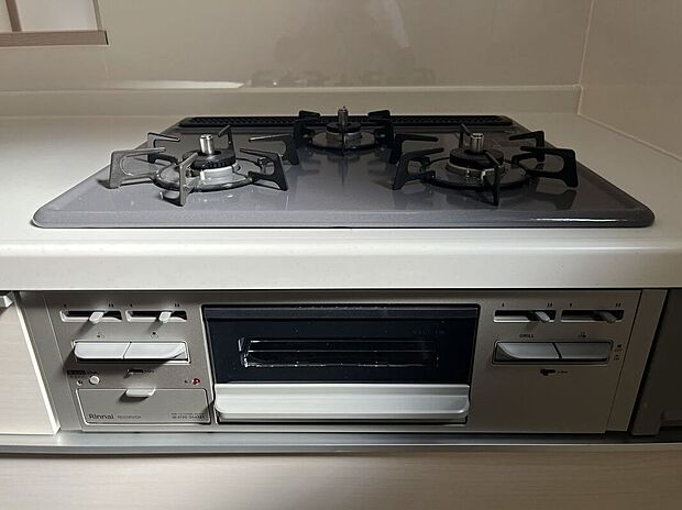 【その他設備】お手入れしやすい3口コンロ!お料理が楽しくなりそうですね