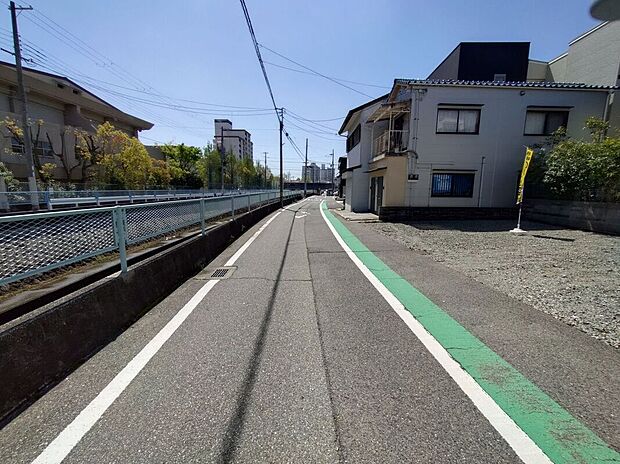 【前面道路含む外観】【現地前道】センチュリーグループにて全国規模の表彰経験多数あり!当社が自信をもってお客様にピッタリの物件をご提案いたします【不動産のプロにお任せください!】