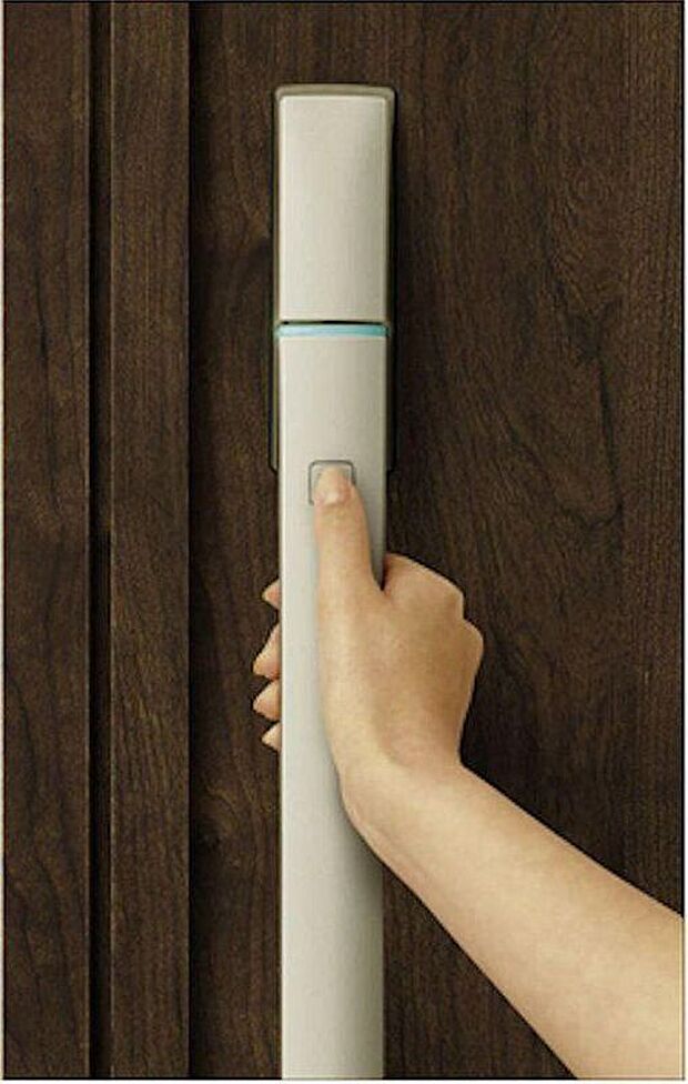 【防犯設備】■ポケットキー リモコンキーを携帯してハンドルボタンを押すことで施解錠ができるキースタイルを採用しています。