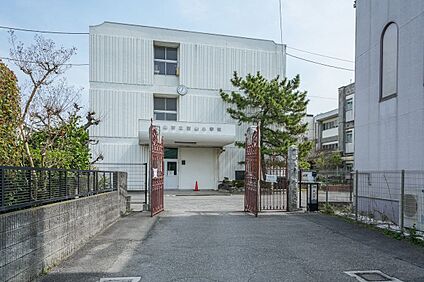 流山市立流山小学校 760m