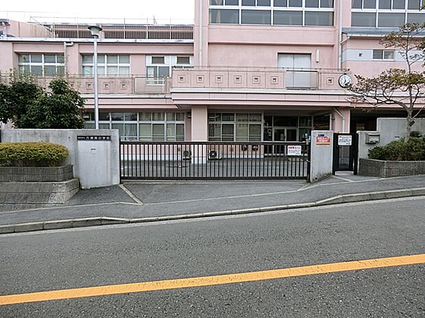 横浜市立六浦南小学校（約633m・徒歩9分）