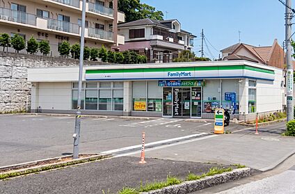ファミリーマート町田図師店 240ｍ(徒歩3分)