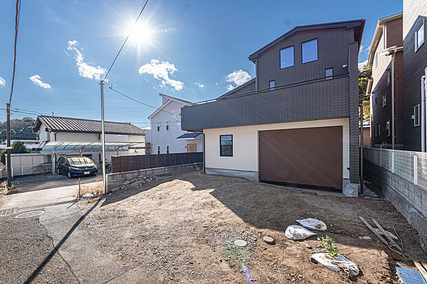 「威風堂々とした素敵な佇まい」
どの角度から眺めても、所有感が満たされる理想的で素敵な住まい
一生ものだから、「パッと見」こそが全て「第一印象で決まる」素敵なマイホーム。
